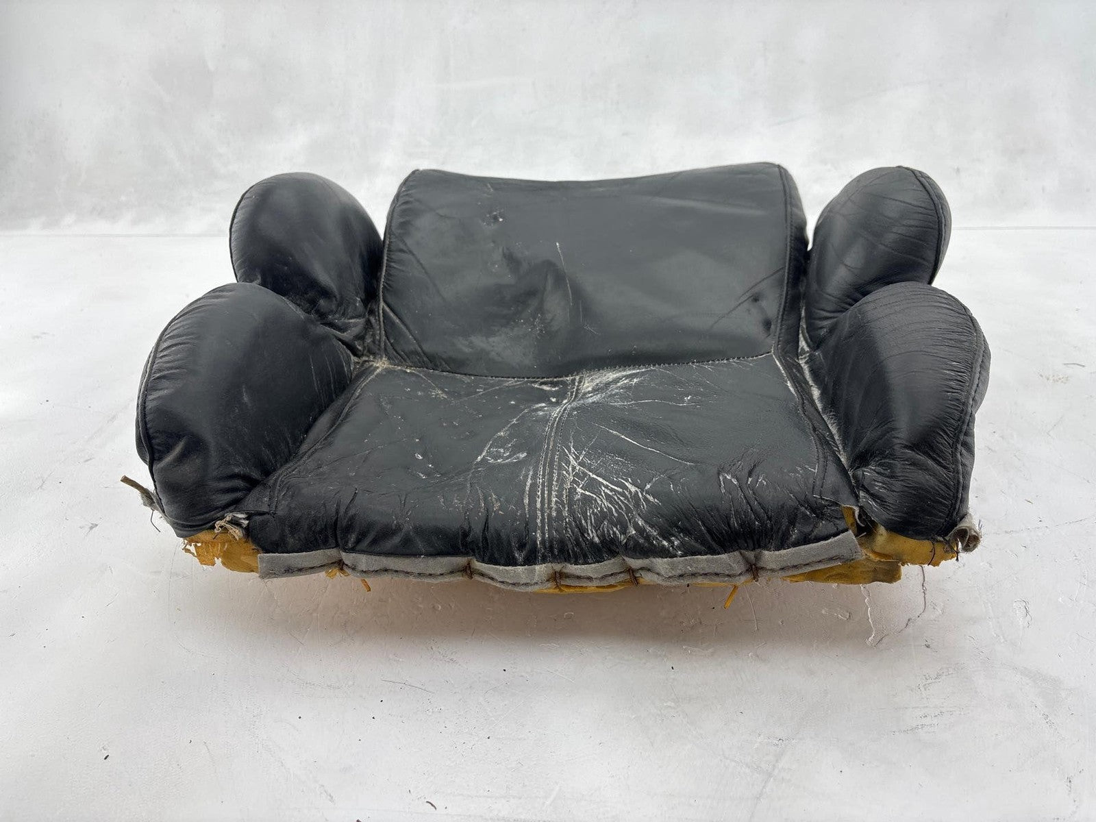 1991 Chevrolet Corvette Front Right Lower Seat Bottom Cushion Oem