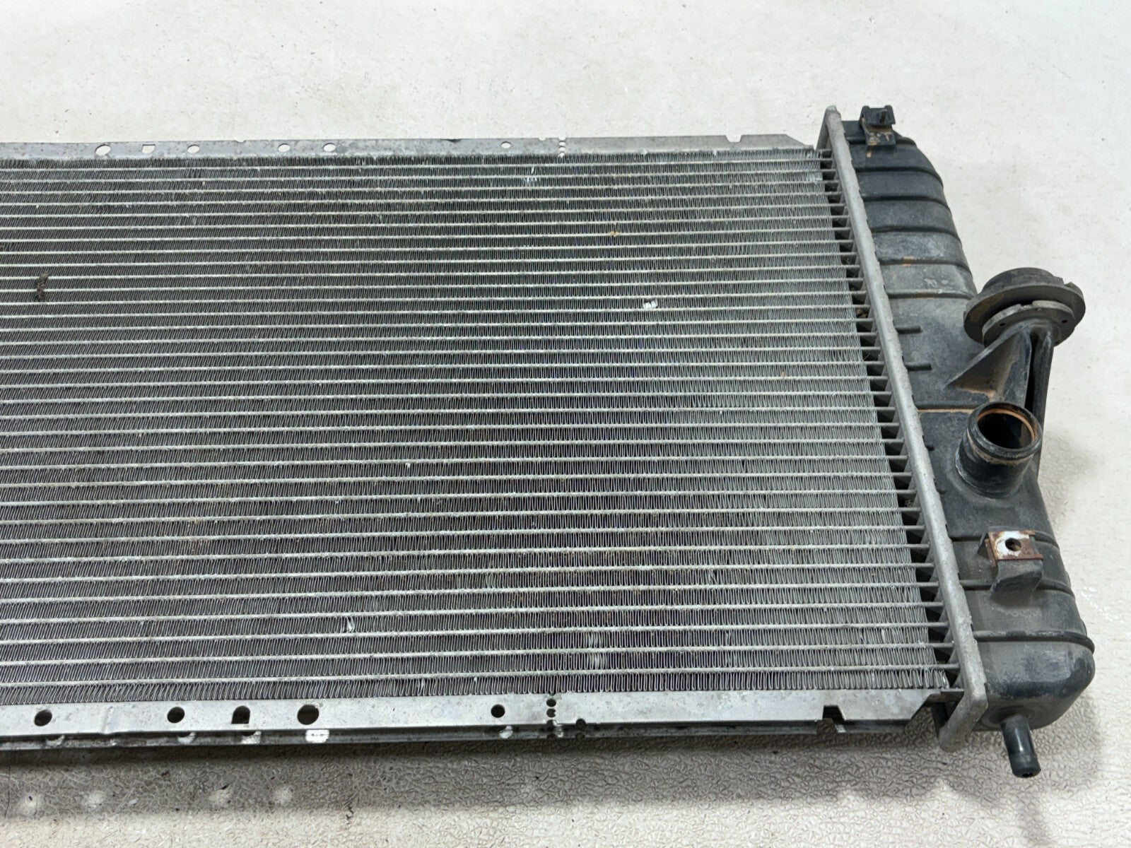 2000-2005 Buick Lesabre/Pontiac Bonneville 3.8L Radiator 89018545 Oem