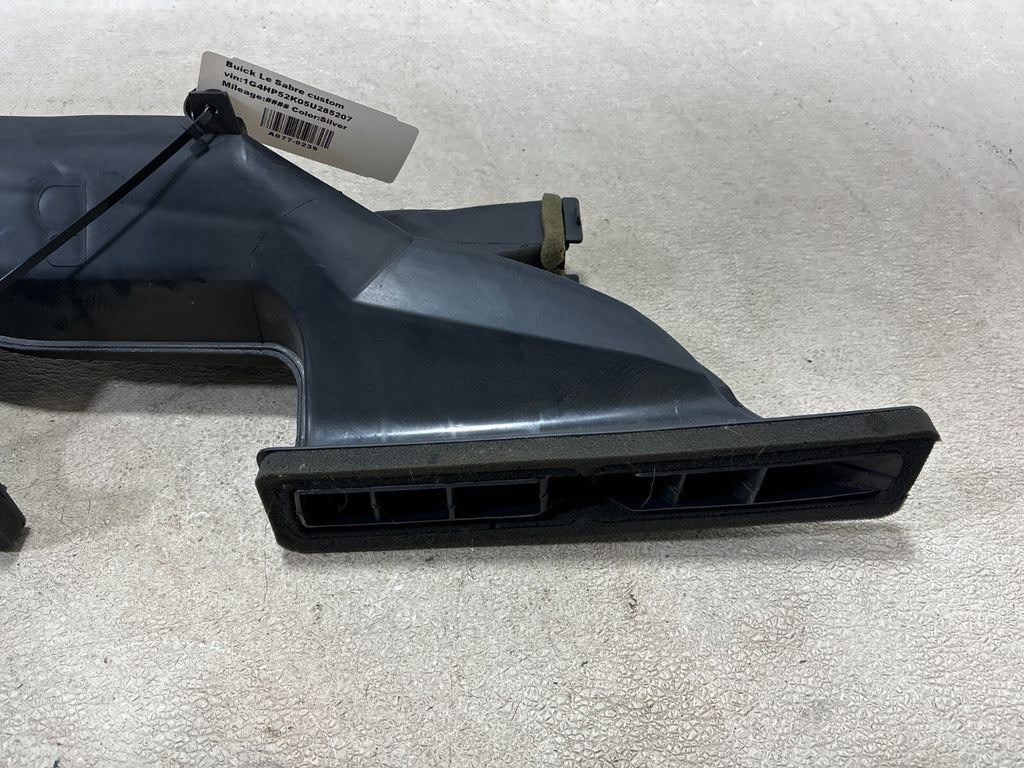 2000-2005 Buick Lesabre Under Dash Board Defroster Ac Heater Air Vent Tube Oem