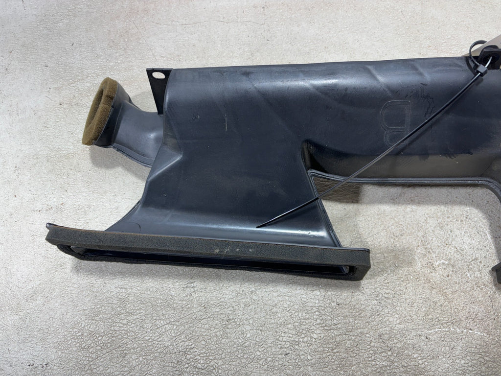 2000-2005 Buick Lesabre Under Dash Board Defroster Ac Heater Air Vent Tube Oem