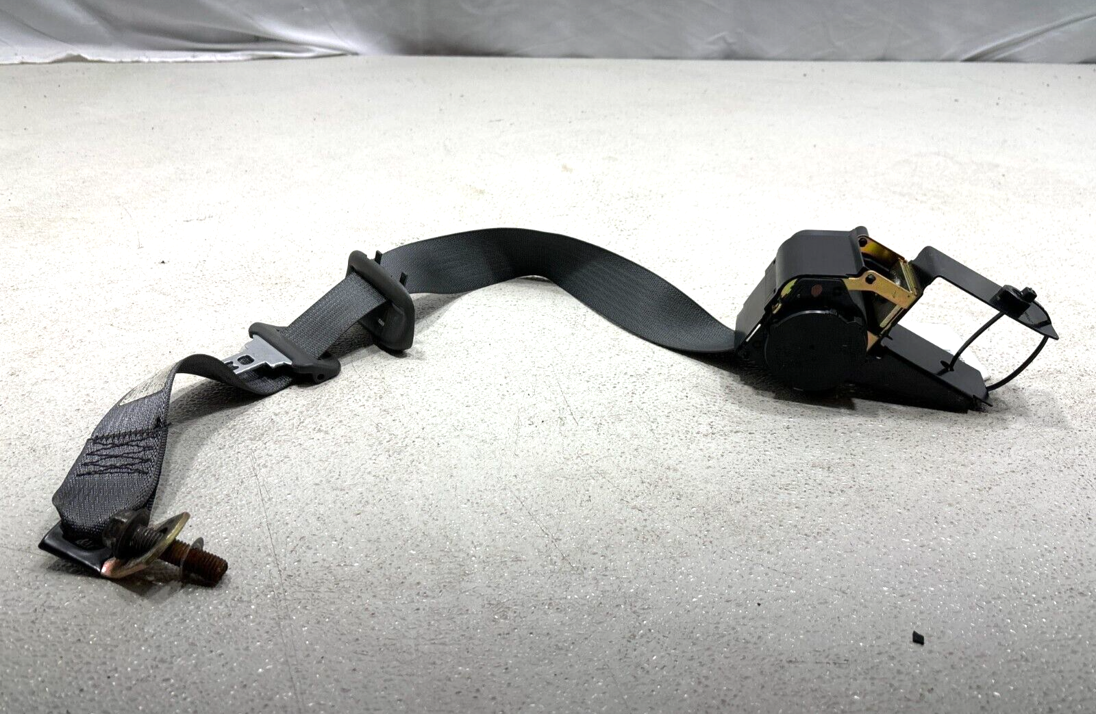 2000-2005 Buick Lesabre Right Passenger Side Seat Belt Oem