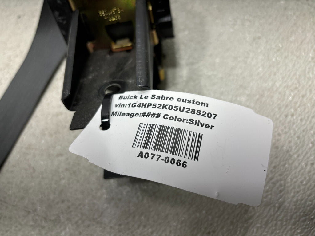 2000-2005 Buick Lesabre Right Passenger Side Seat Belt Oem