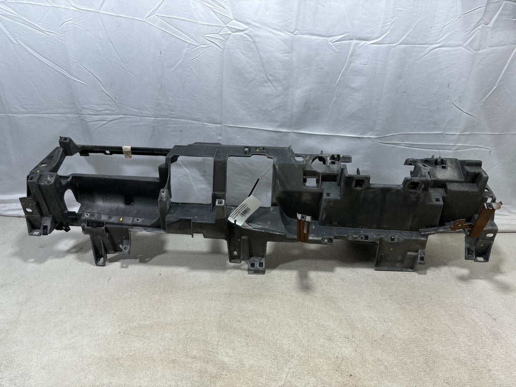 1998 - 2005 Buick Lesabre Custom Genuine Gm Dashboard Instrument Panel 25723897