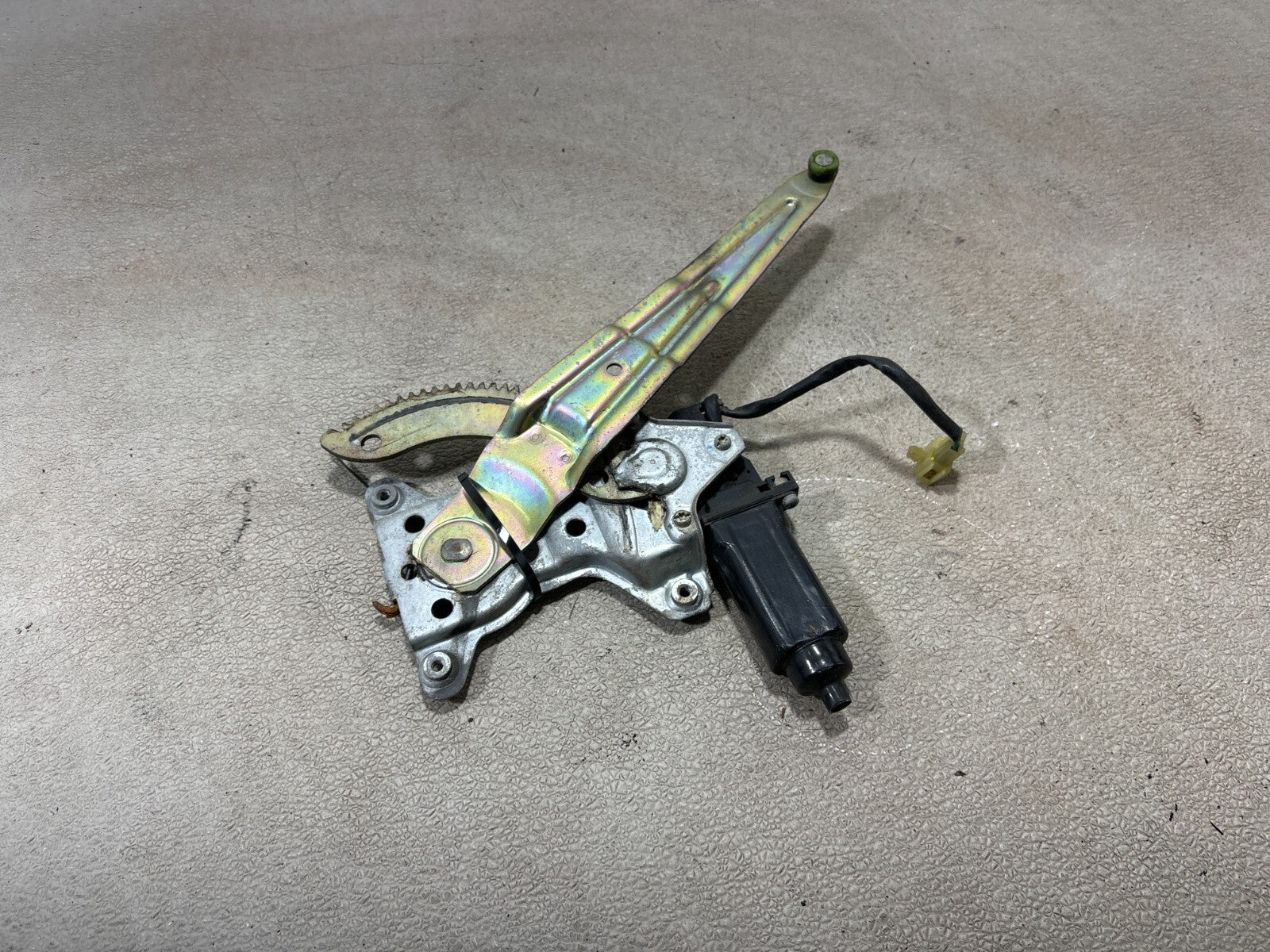 1992 Toyota Land Cruiser Front Left Door Window Regulator Motor Oem 85720-60020