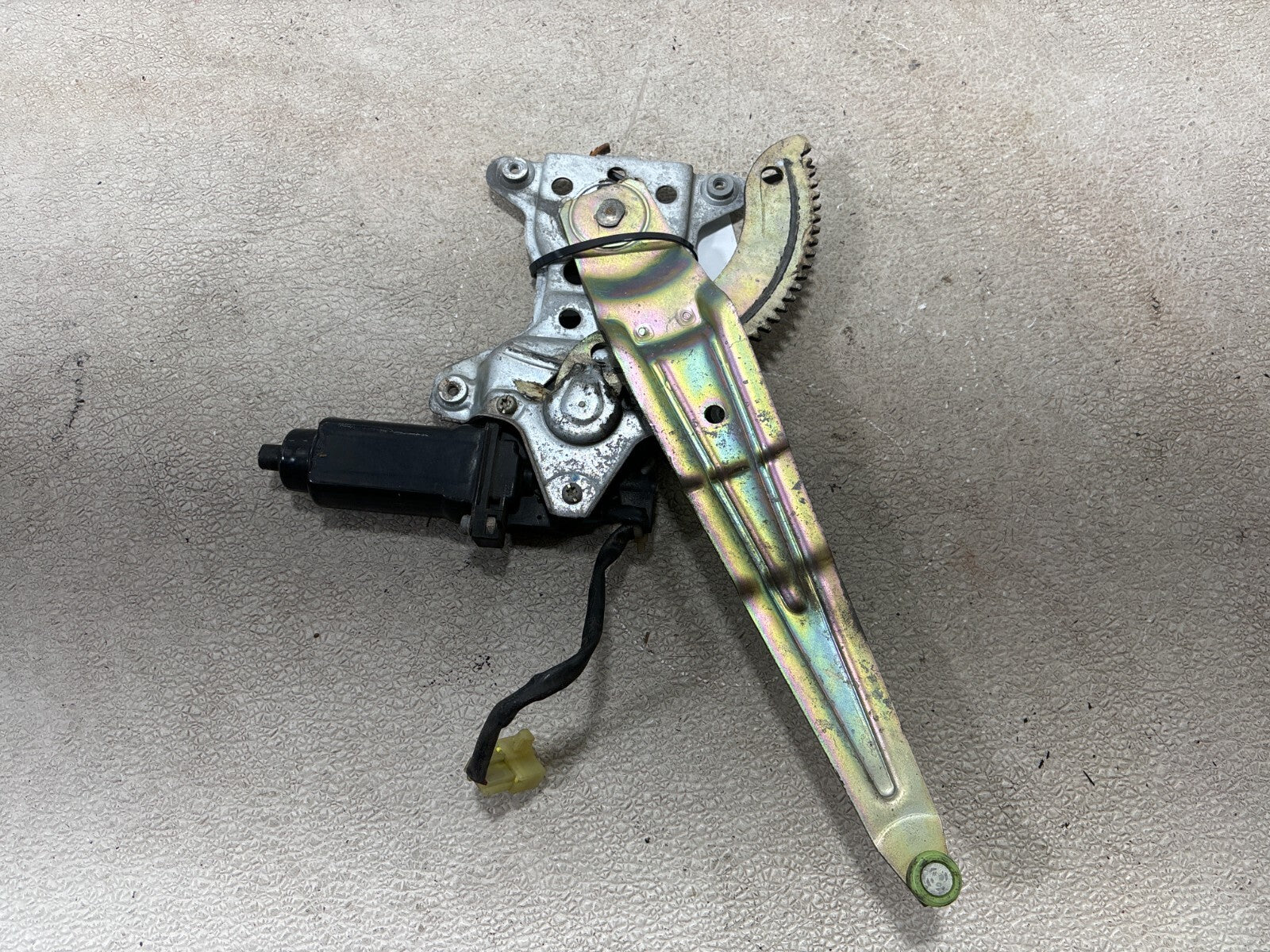 1992 Toyota Land Cruiser Front Left Door Window Regulator Motor Oem 85720-60020