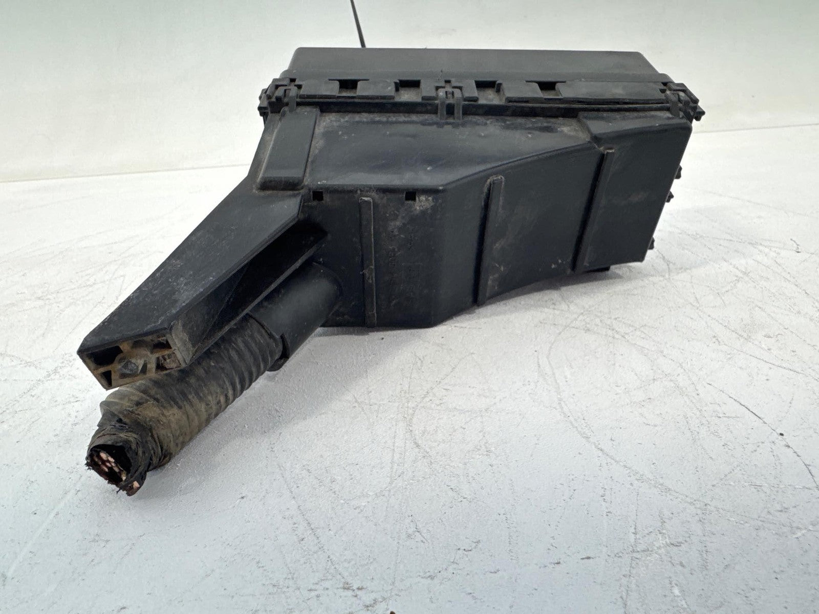 1995 - 1999 Nissan Maxima Under Hood Fuse Box Relay Unit Module Oem