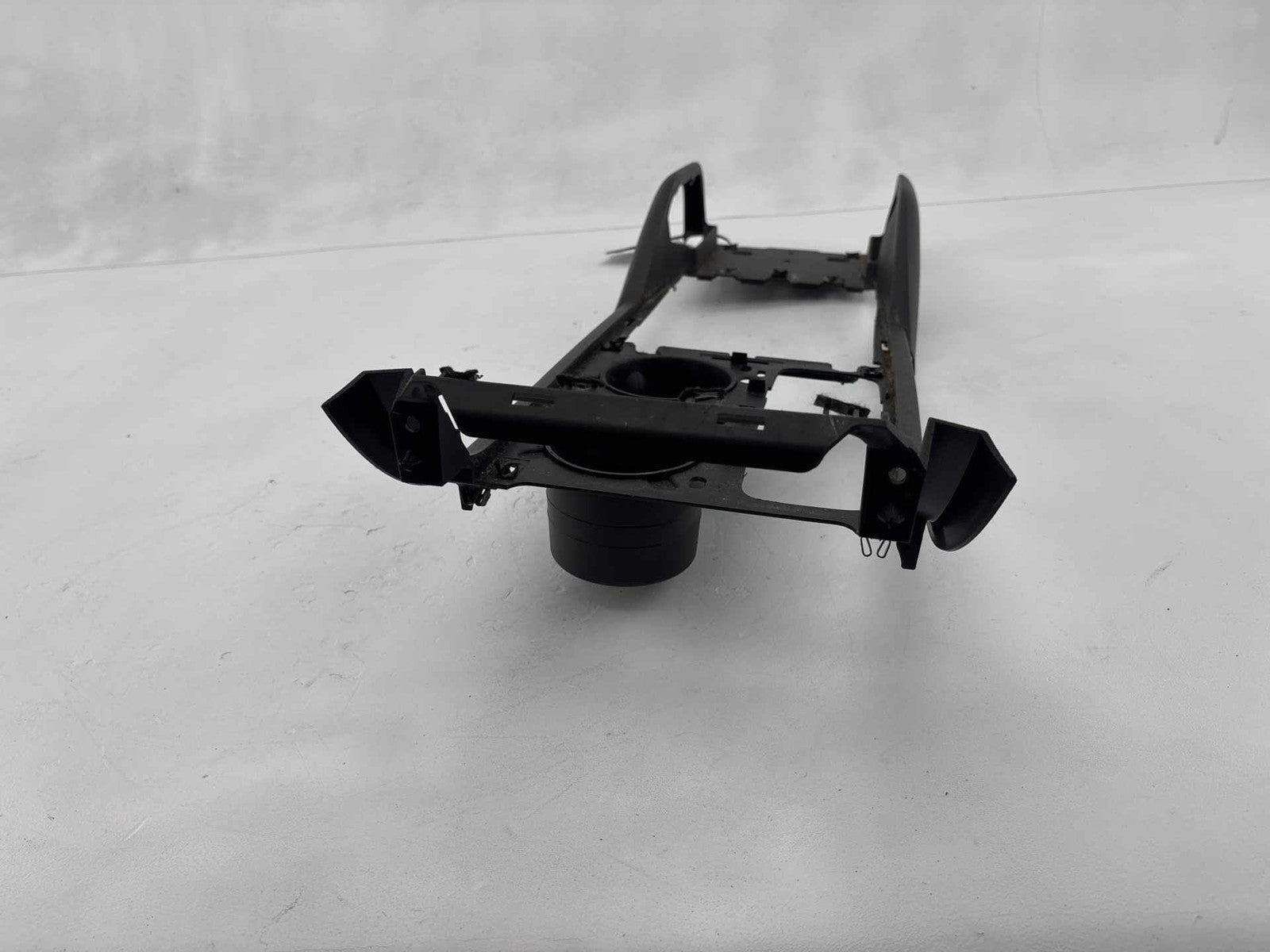 09-12 Chevrolet Traverse Center Console Bezel Trim Panel W/ Cup Holder Oem