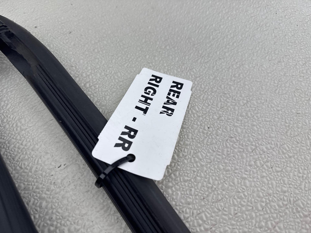 19-25 Bmw X5 Door Seal Window Guide Rear Right Sealing Rubber Gasket 7428690 Oem