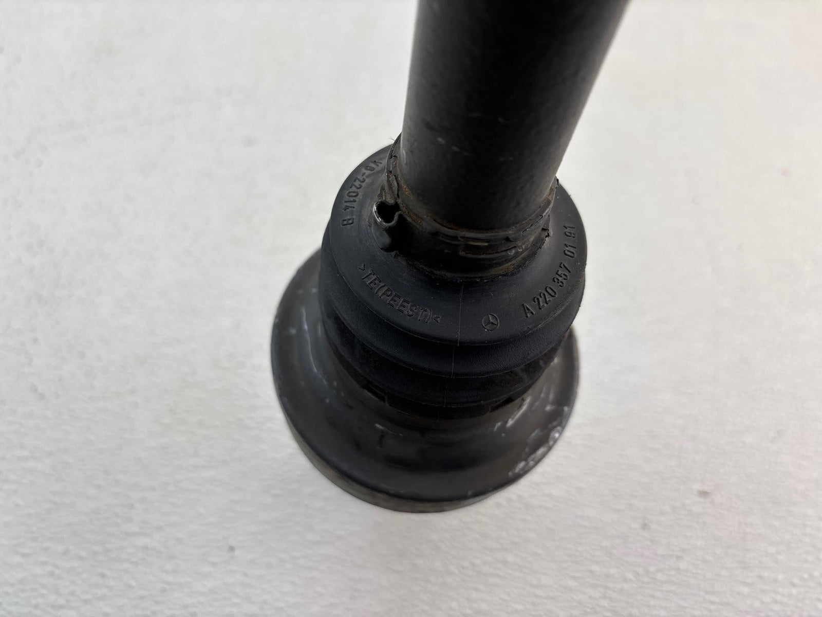 10-16 Mercedes-Benz E-Class Rear Axle Shaft Right Or Left Oem