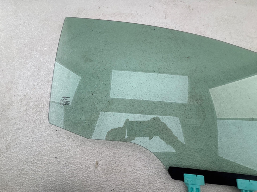 13-19 Nissan Sentra Front Right Door Window Glass Oem 80300-3Sg0A