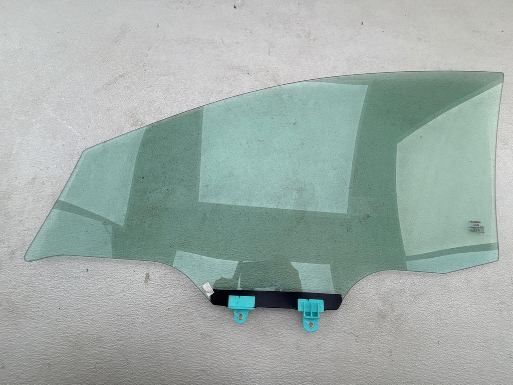 13-19 Nissan Sentra Front Right Door Window Glass Oem 80300-3Sg0A