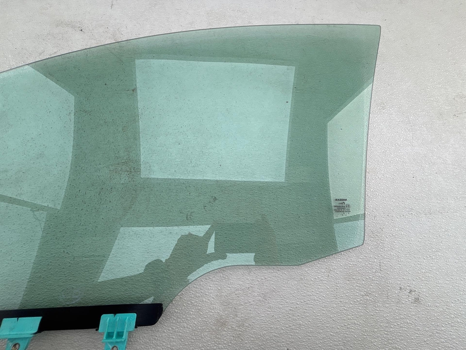 13-19 Nissan Sentra Front Right Door Window Glass Oem 80300-3Sg0A