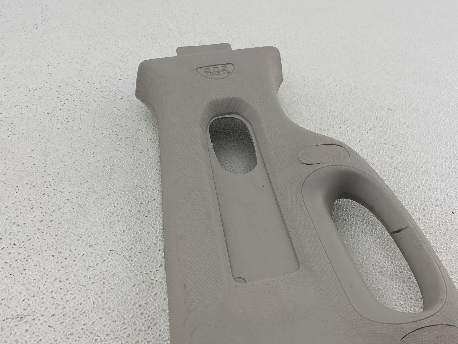 13-18 Ram 1500/ 2500 /3500 Right Passenger Upper B-Pillar Trim Panel Oem