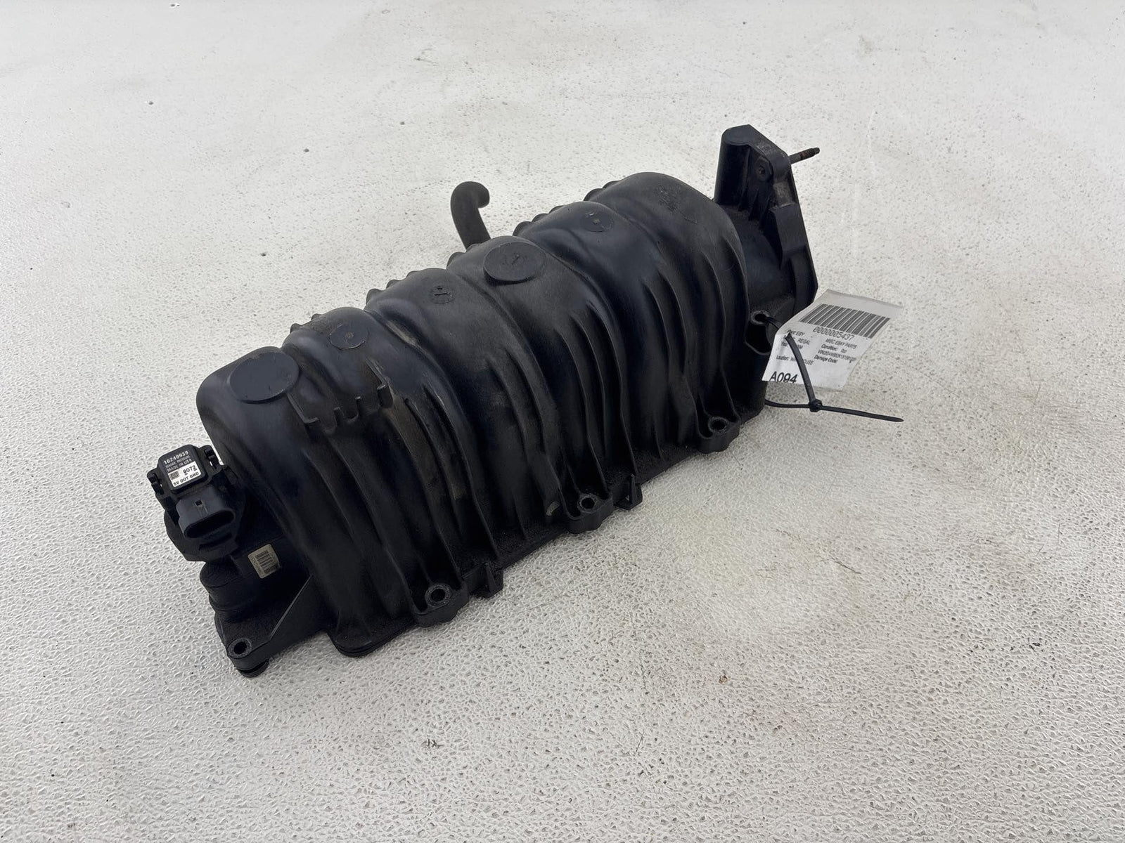 1996-2004 Buick Regal Upper Intake Manifold W/ Pressure Sensor Oem