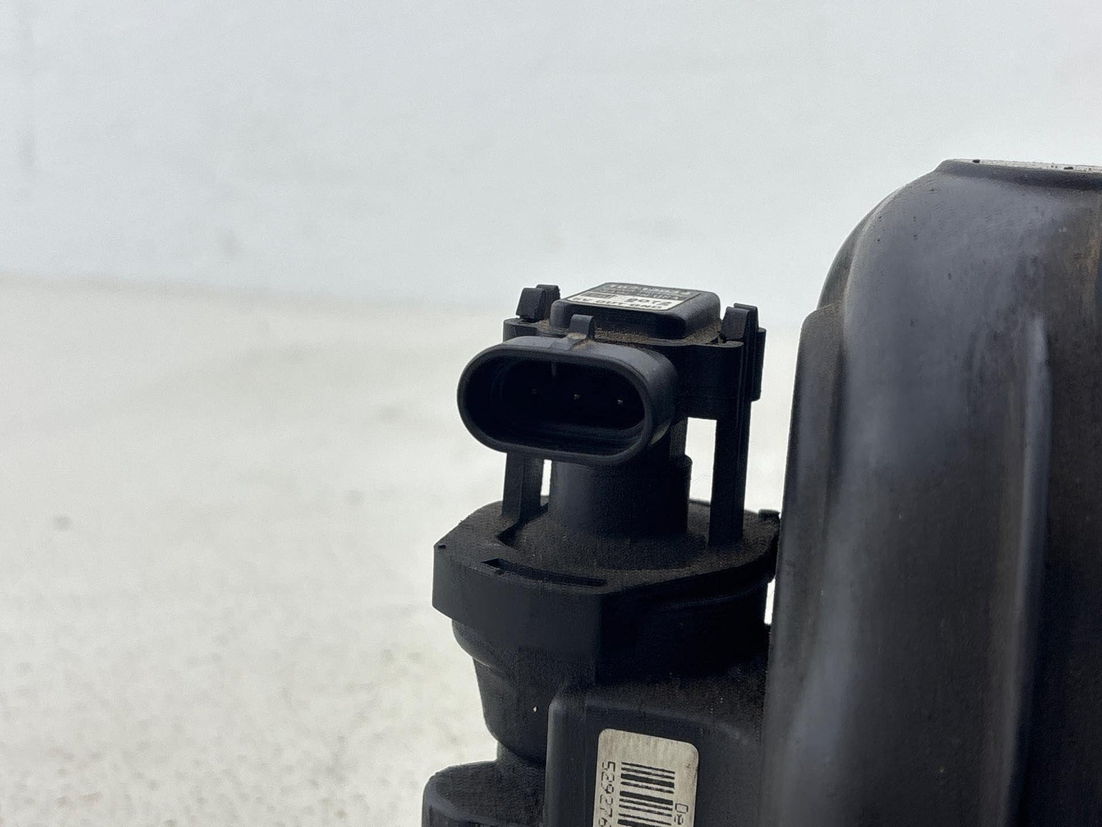 1996-2004 Buick Regal Upper Intake Manifold W/ Pressure Sensor Oem