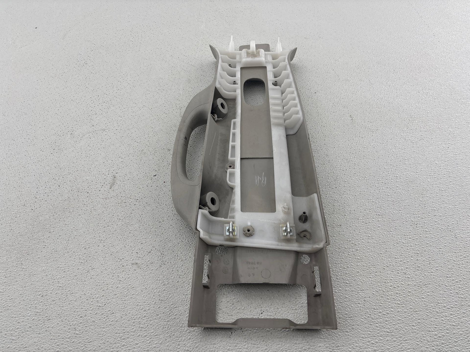 13-18 Ram 1500/ 2500 /3500 Right Passenger Upper B-Pillar Trim Panel Oem