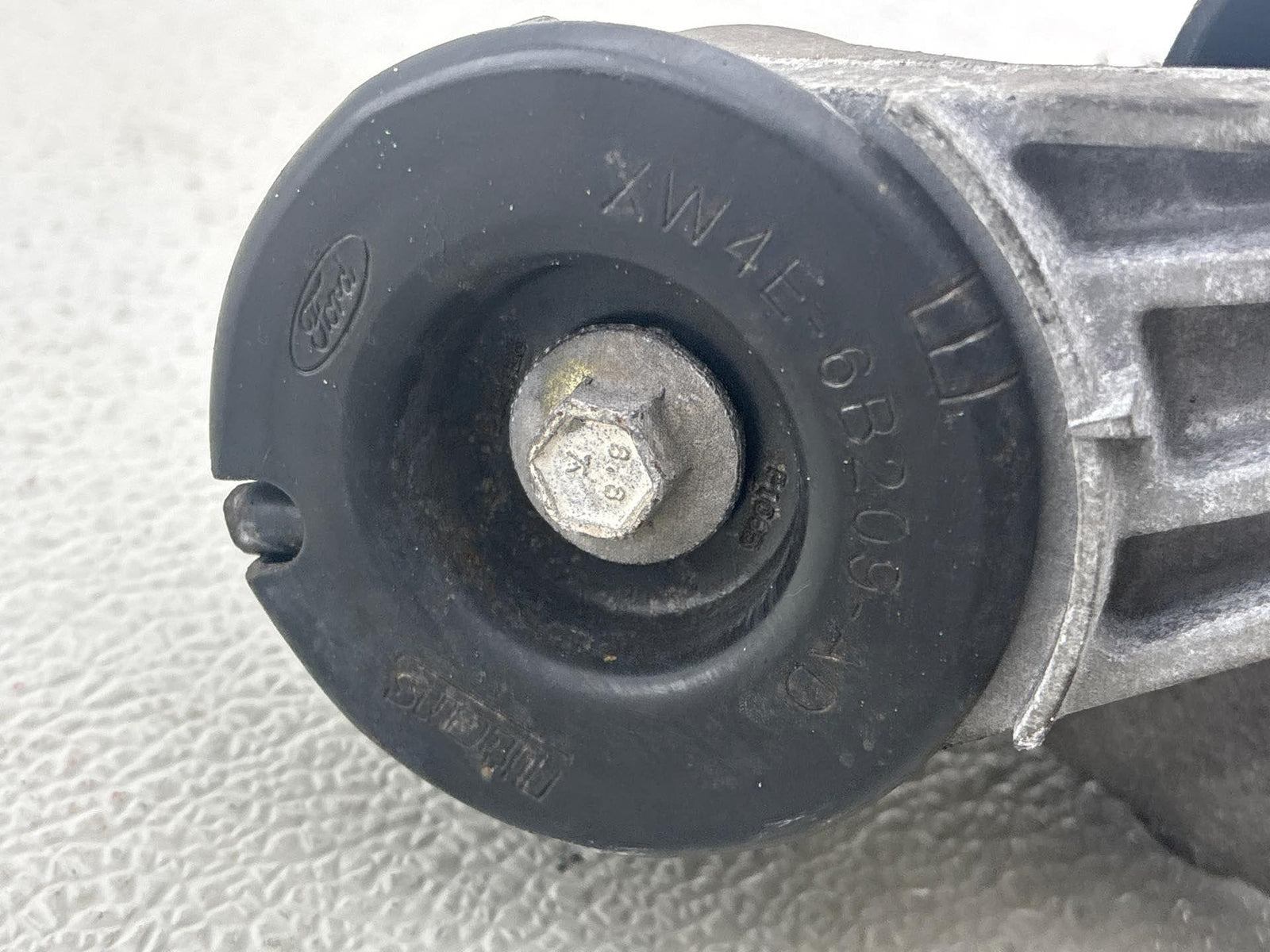 02-05 Ford Thunderbird Belt Tensioner With Bracket