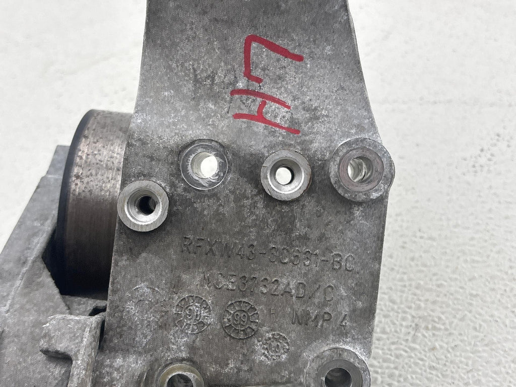 02-05 Ford Thunderbird Belt Tensioner With Bracket