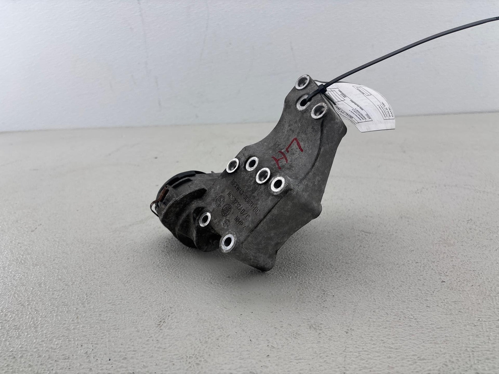 02-05 Ford Thunderbird Belt Tensioner With Bracket