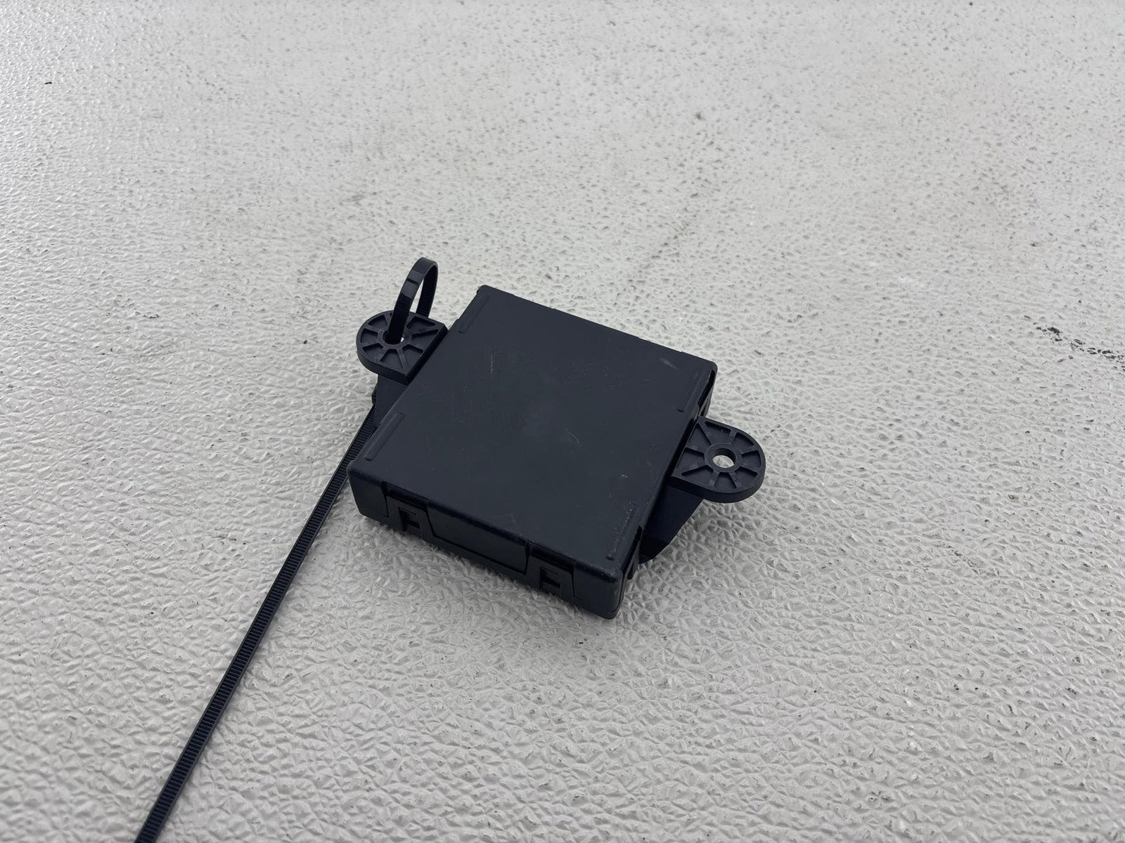 14 15 16 Mercedes-Benz Mercedes E-Class Chassis Brain Box Oem