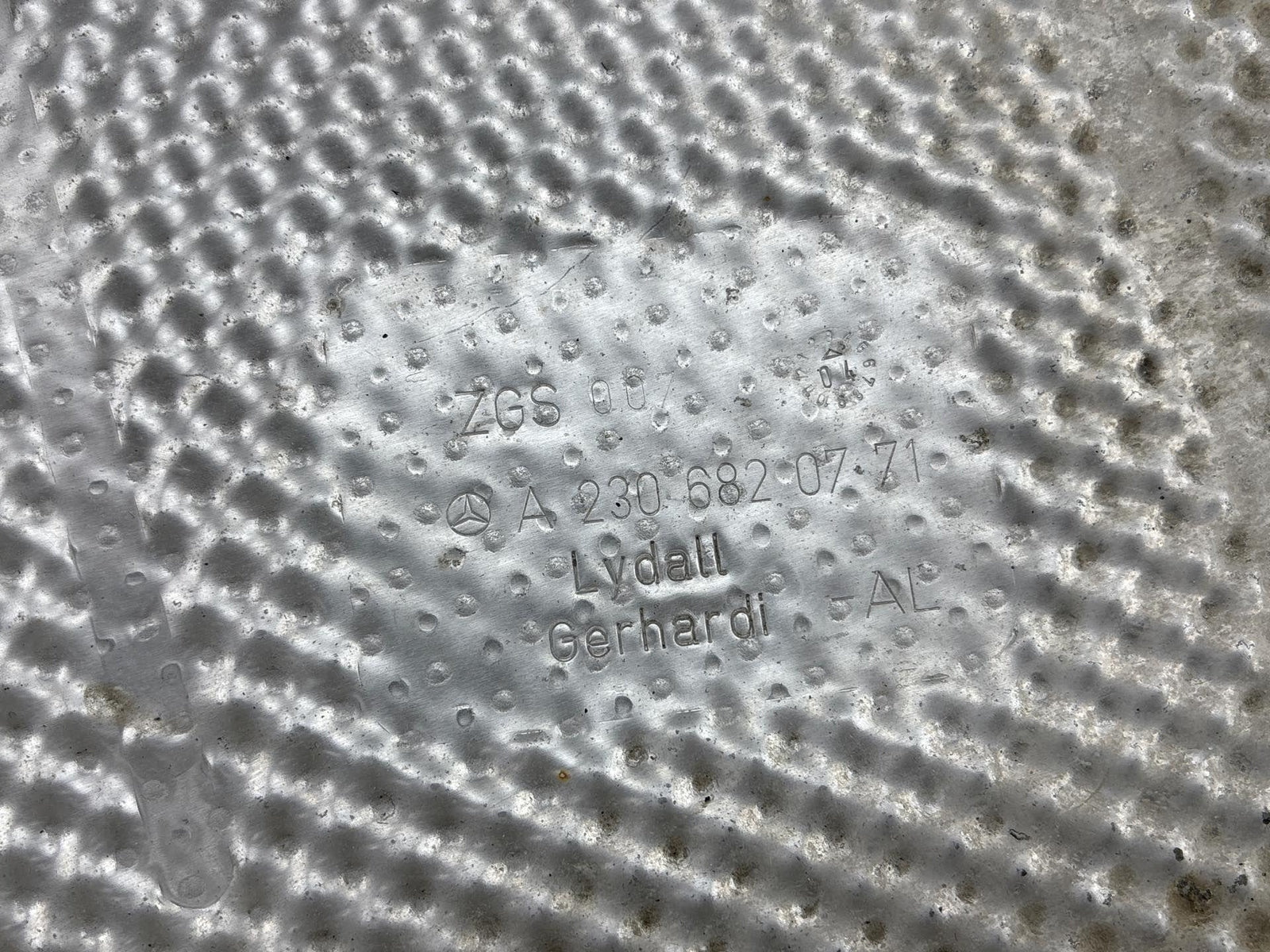 03-06 Mercedes Sl600 Rear Left Exhaust Heat Shield Plate 2306820771