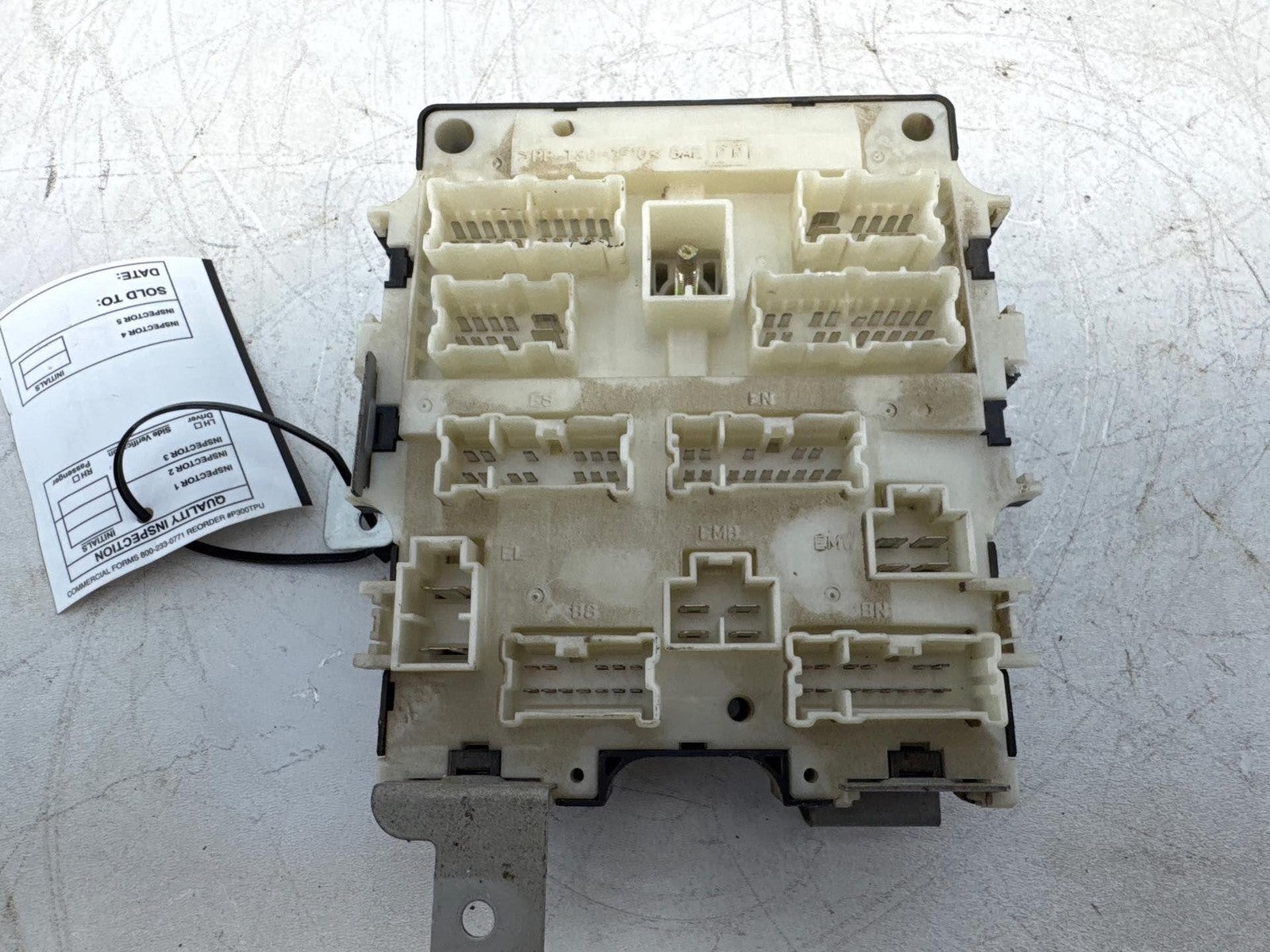 1995 - 1999 Nissan Maxima Under Dash Fuses Box With Fuses And Relays Oem