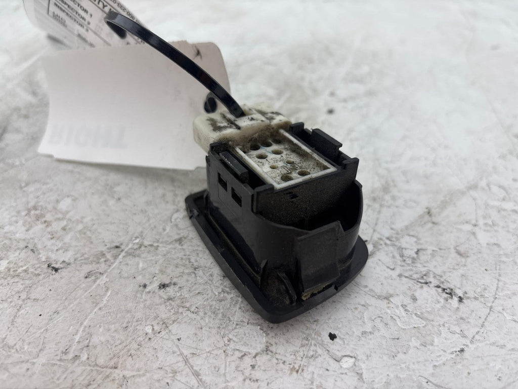 00-02 Saturn Sw2 Rear Passenger Side Door Window Control Switch Oem