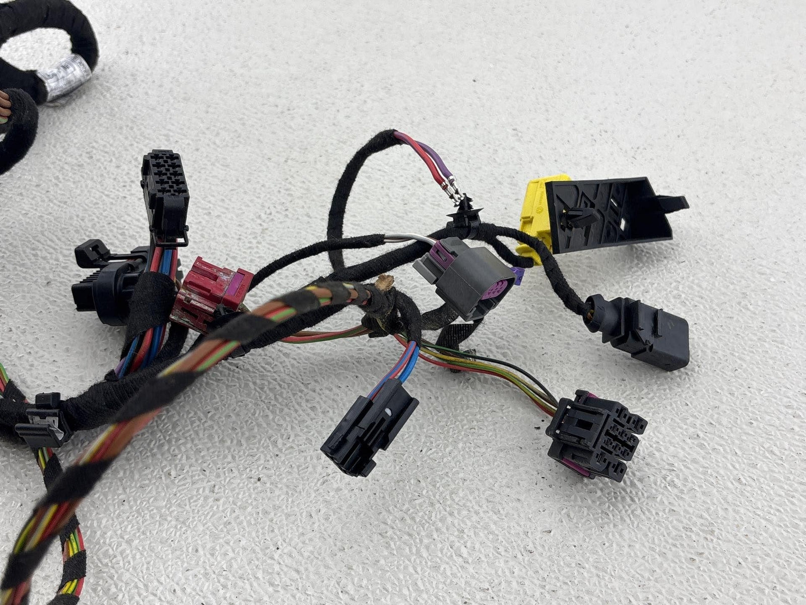 09 Audi R8 Front Right Seat Frame Wiring Harness Oem