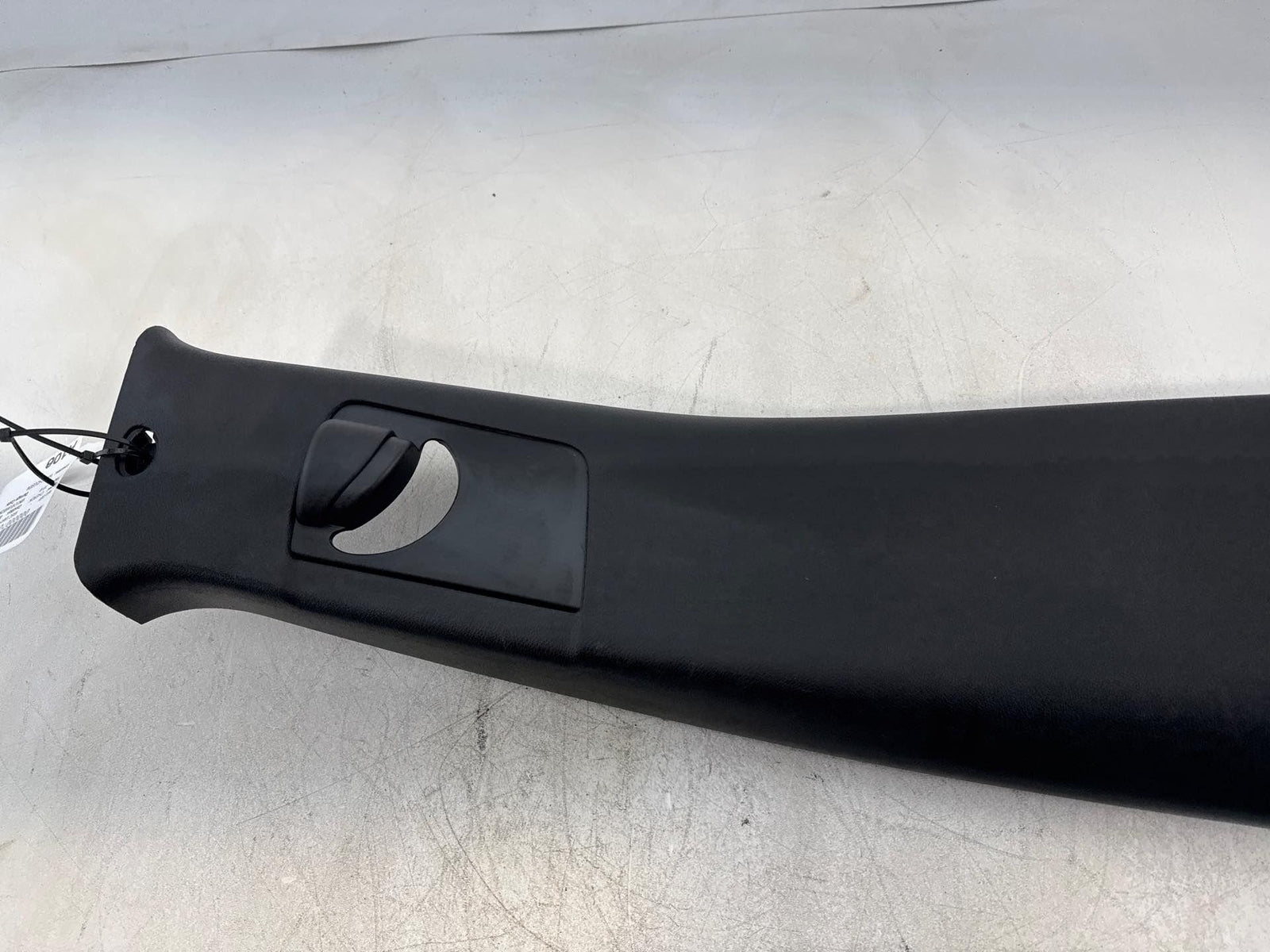 19-23 Jeep Cherokee Right Side Upper B Pillar Cover Trim Panel 68191368Aa Oem