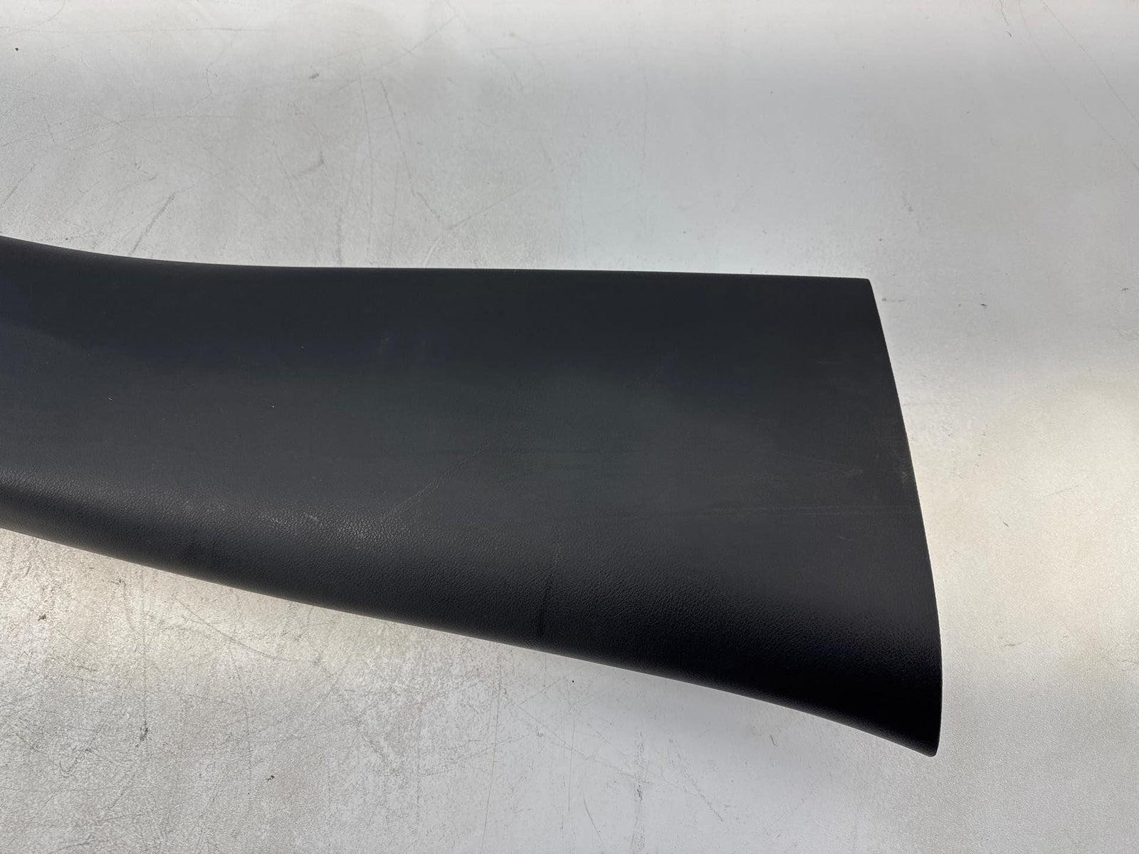 19-23 Jeep Cherokee Right Side Upper B Pillar Cover Trim Panel 68191368Aa Oem