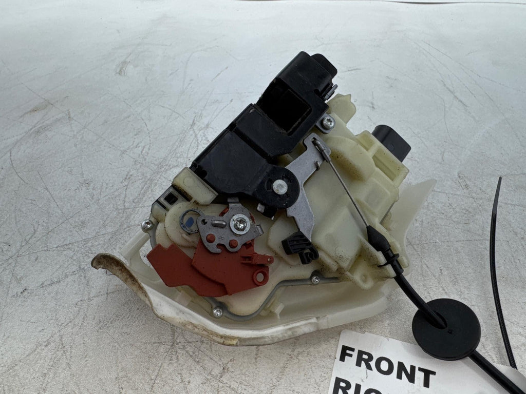05-10 Volkswagen Jetta Front Passenger Side Door Lock Actuator