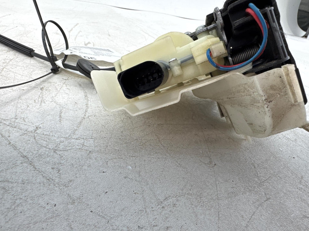 05-10 Volkswagen Jetta Front Passenger Side Door Lock Actuator