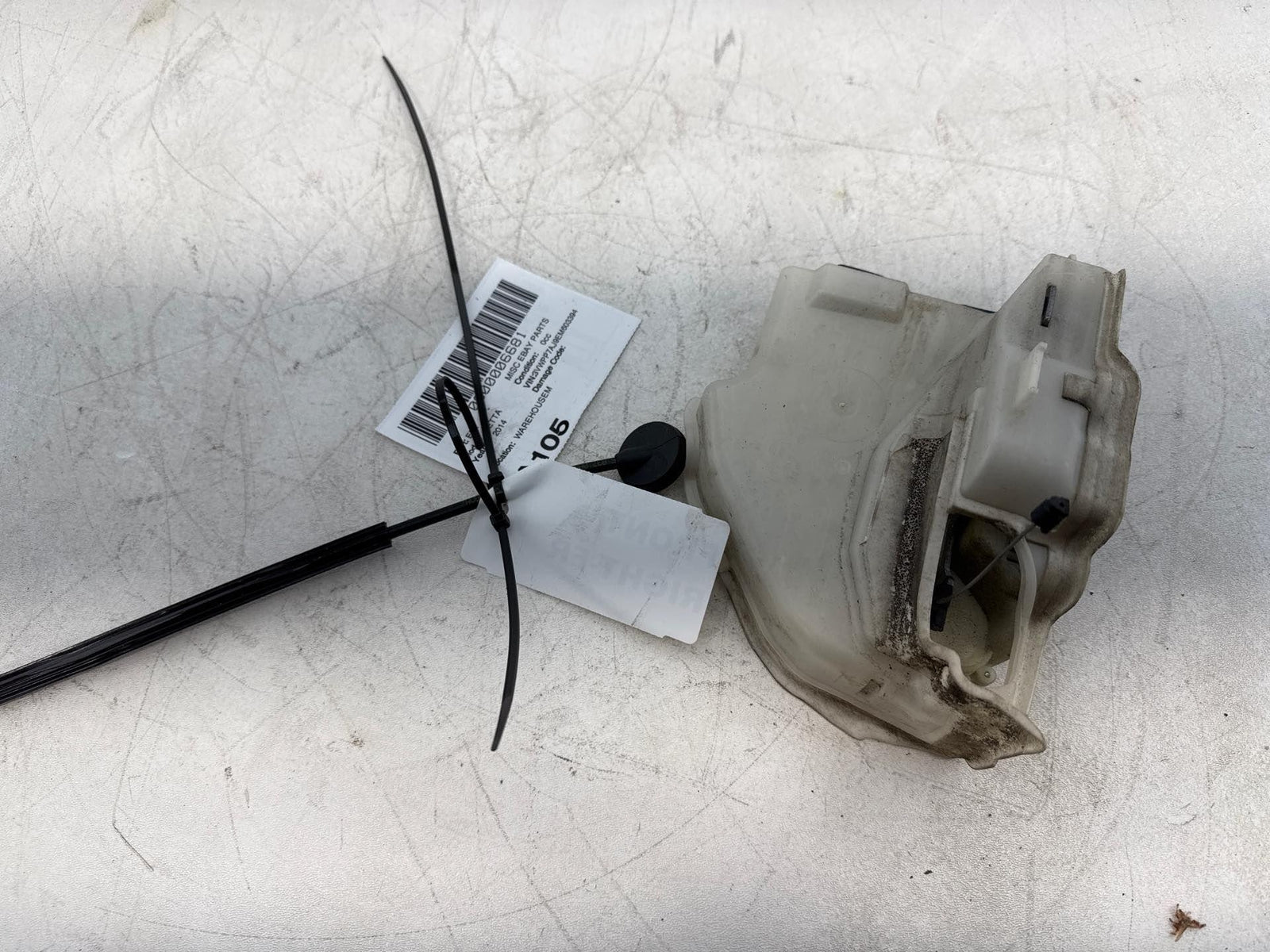 05-10 Volkswagen Jetta Front Passenger Side Door Lock Actuator