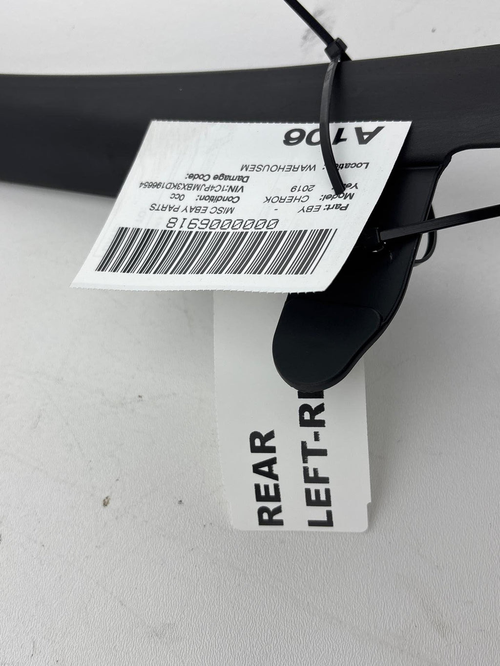 14-19 Jeep Grand Cherokee Rear Left Side Window Frame Trim Cover 1Uj47Trmaa Oem