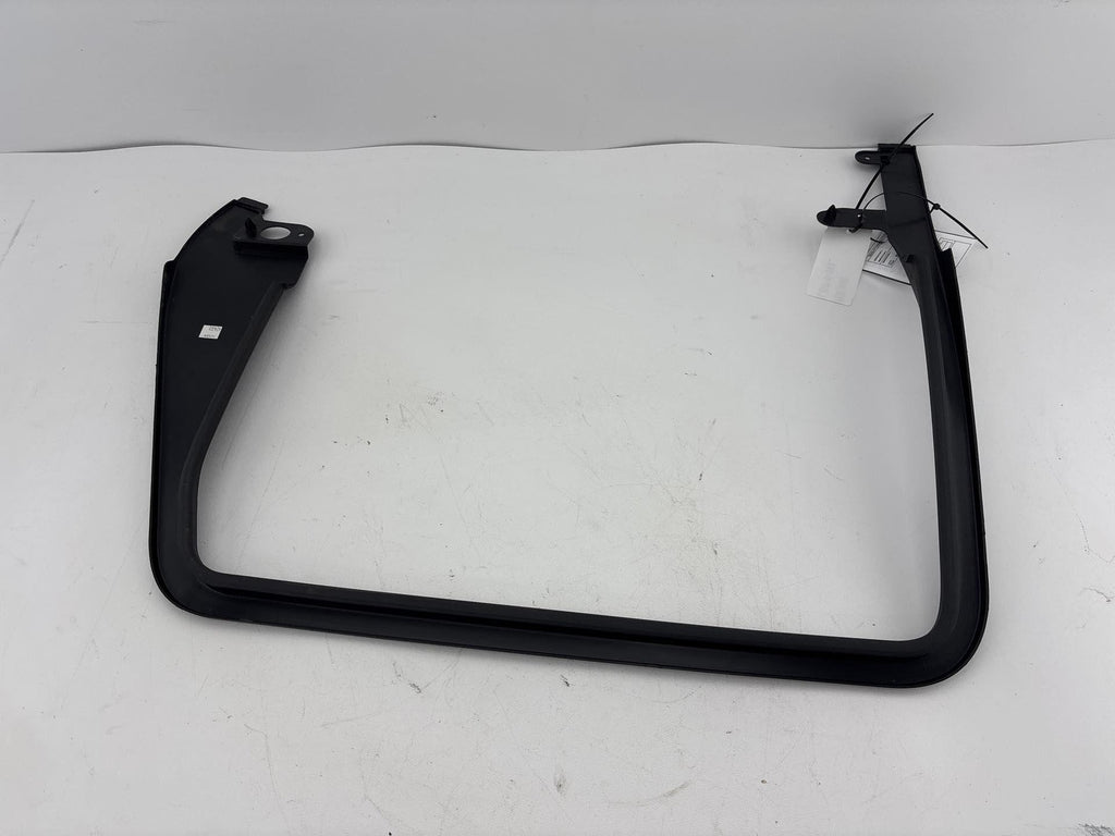 14-19 Jeep Grand Cherokee Rear Left Side Window Frame Trim Cover 1Uj47Trmaa Oem