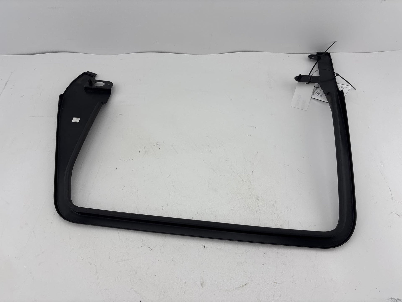 14-19 Jeep Grand Cherokee Rear Left Side Window Frame Trim Cover 1Uj47Trmaa Oem