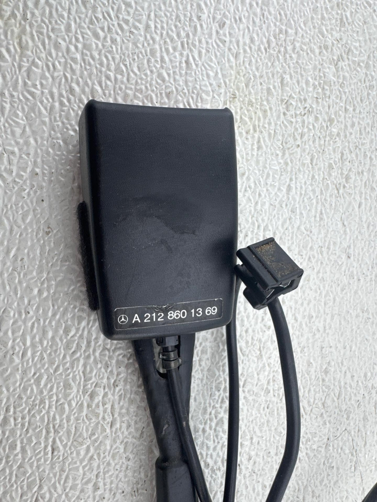 10-16 Mercedes W212 E350 E550 Front Right Seat Belt Seatbelt Buckle Oem