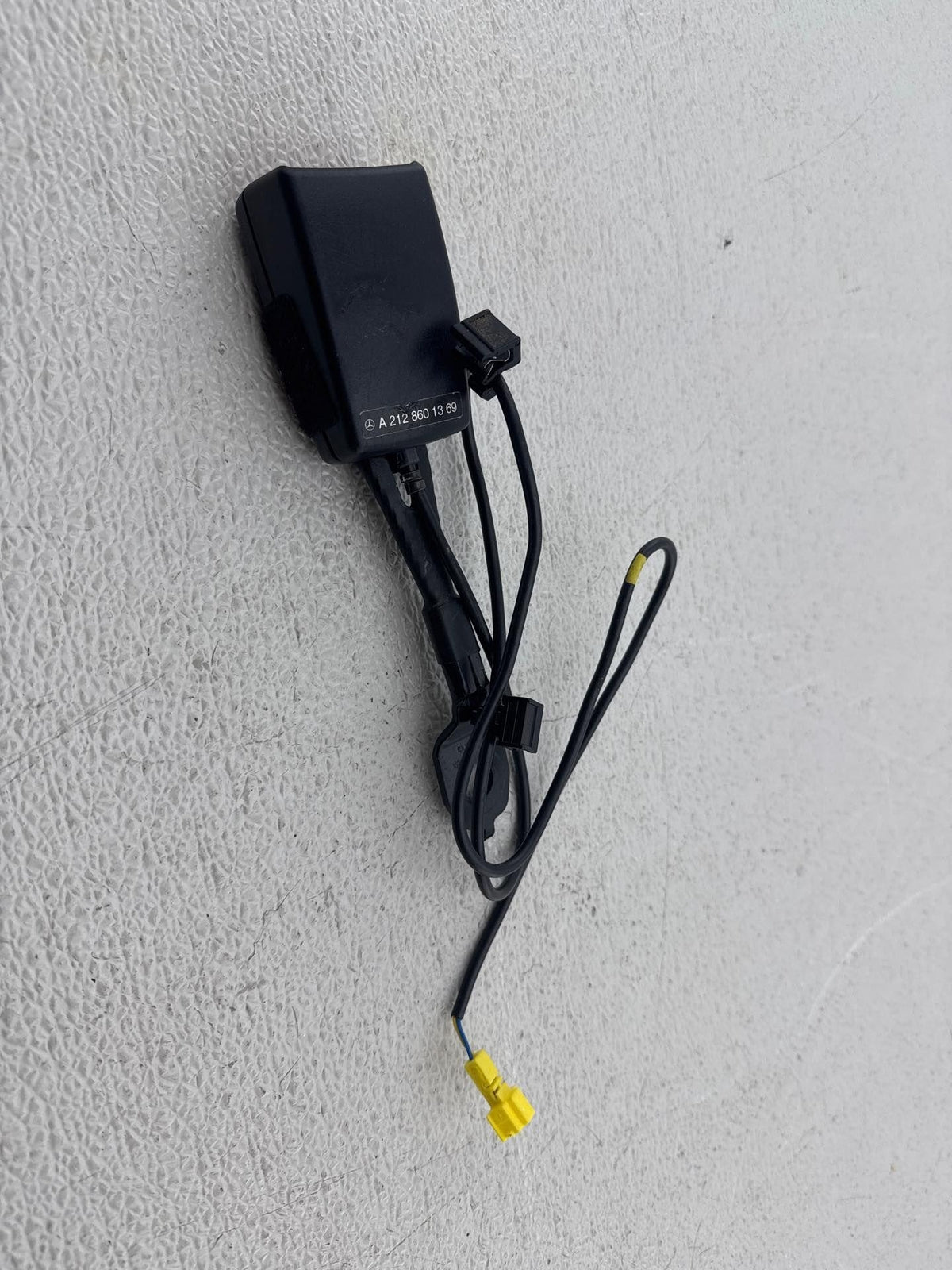 10-16 Mercedes W212 E350 E550 Front Right Seat Belt Seatbelt Buckle Oem