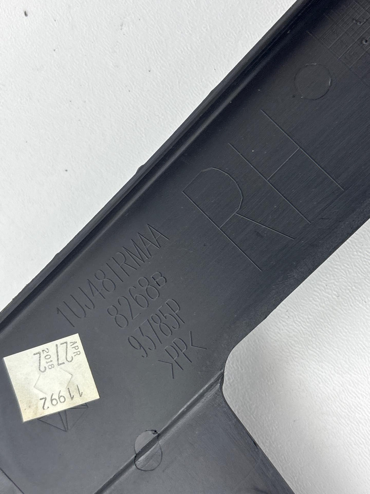 14-21 Jeep Grand Cherokee Rear Right Side Window Frame Trim Cover 1Uj48Trmaa Oem