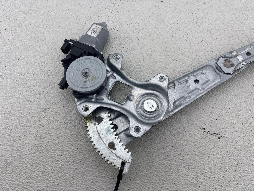12-19 Nissan Versa Front Right Window Regulator W/Motor Oem 80730-1Hl0A