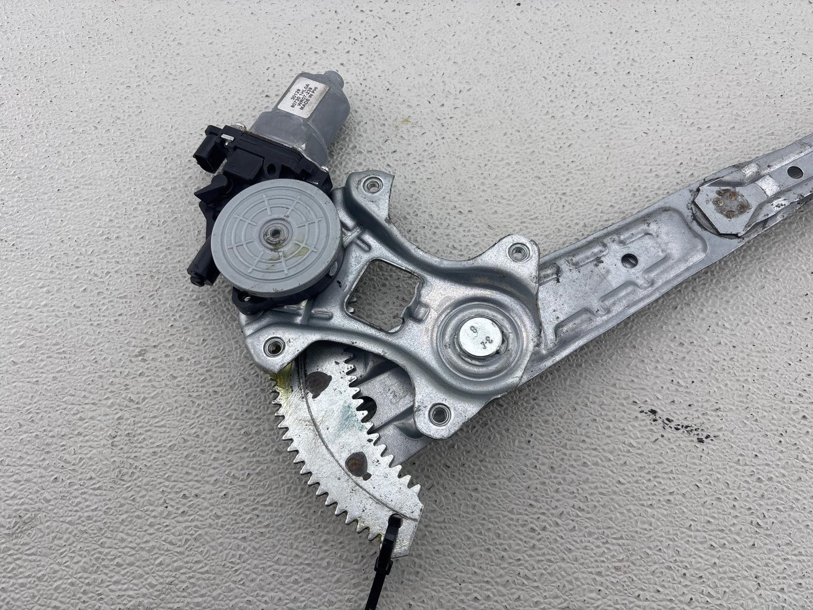 12-19 Nissan Versa Front Right Window Regulator W/Motor Oem 80730-1Hl0A