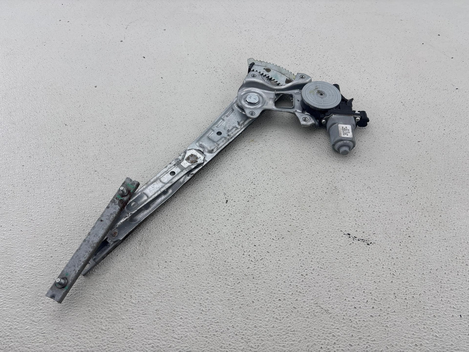 12-19 Nissan Versa Front Right Window Regulator W/Motor Oem 80730-1Hl0A