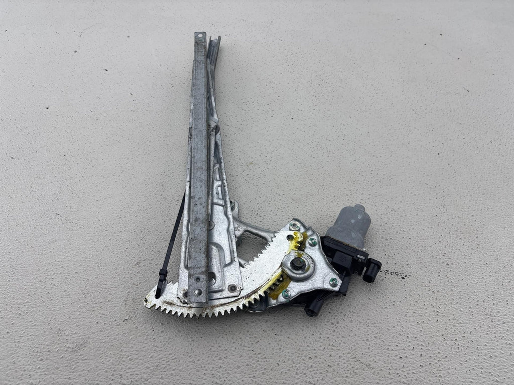 12-19 Nissan Versa Front Right Window Regulator W/Motor Oem 80730-1Hl0A