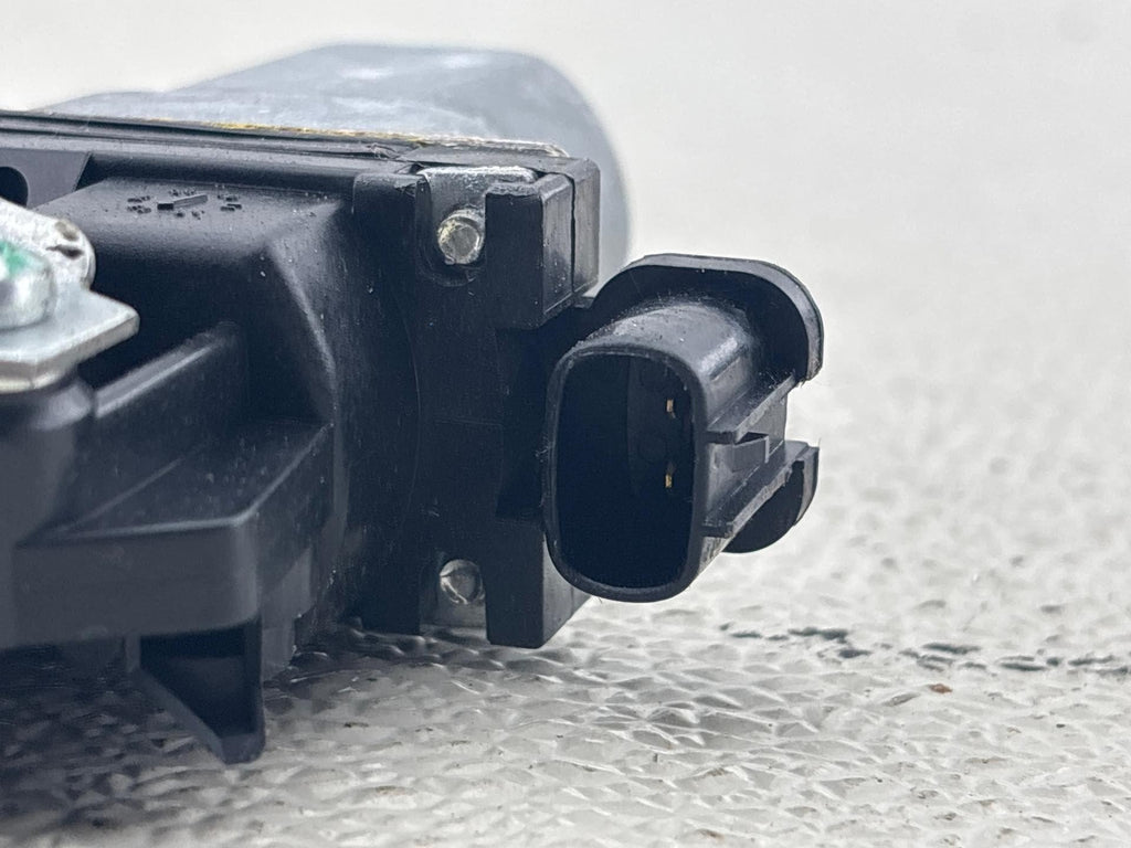 12-19 Nissan Versa Front Right Window Regulator W/Motor Oem 80730-1Hl0A