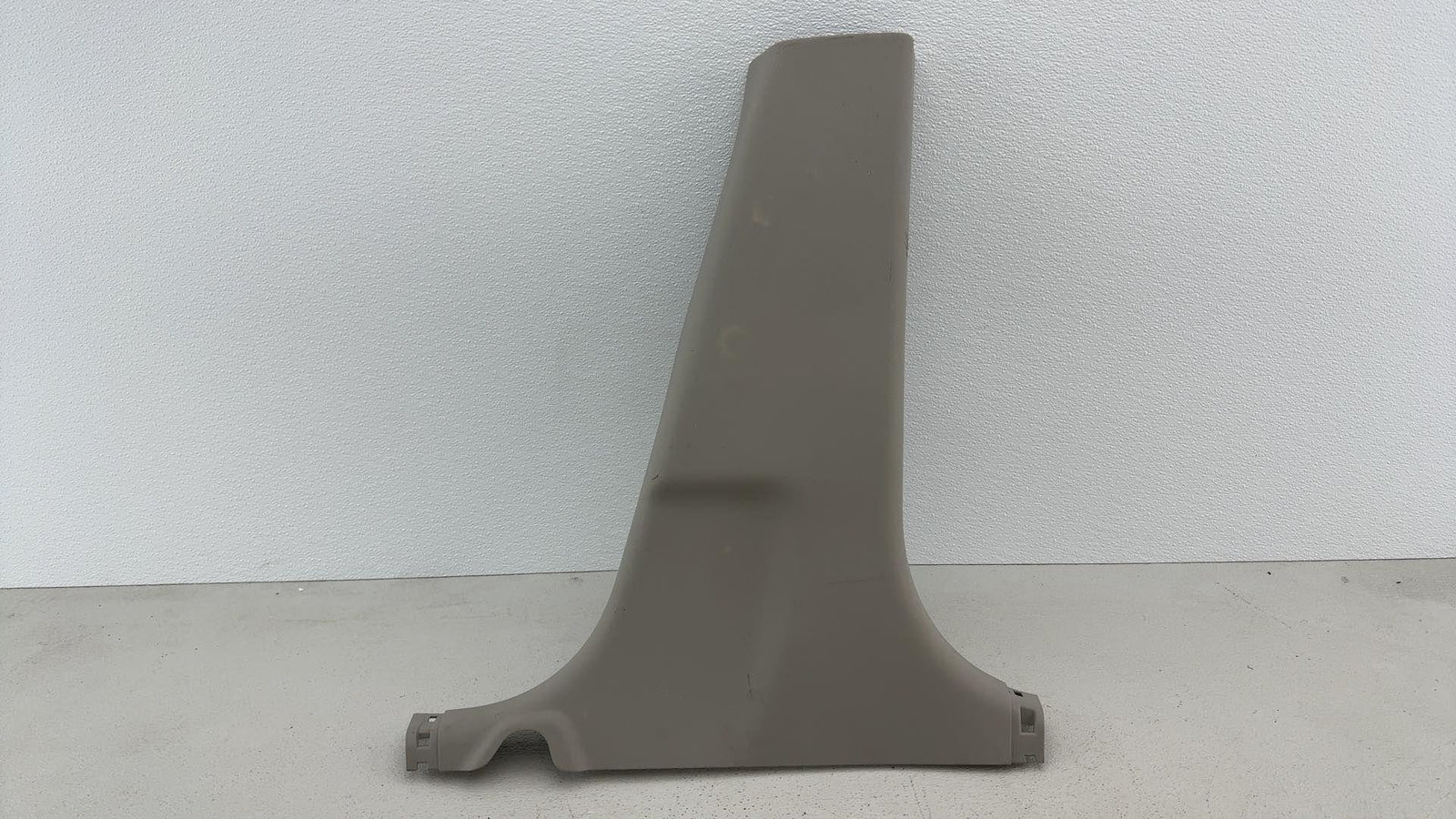 13-16 Nissan Versa Right Pass Side Center B Pillar Lower Cover Panel Trim Oem