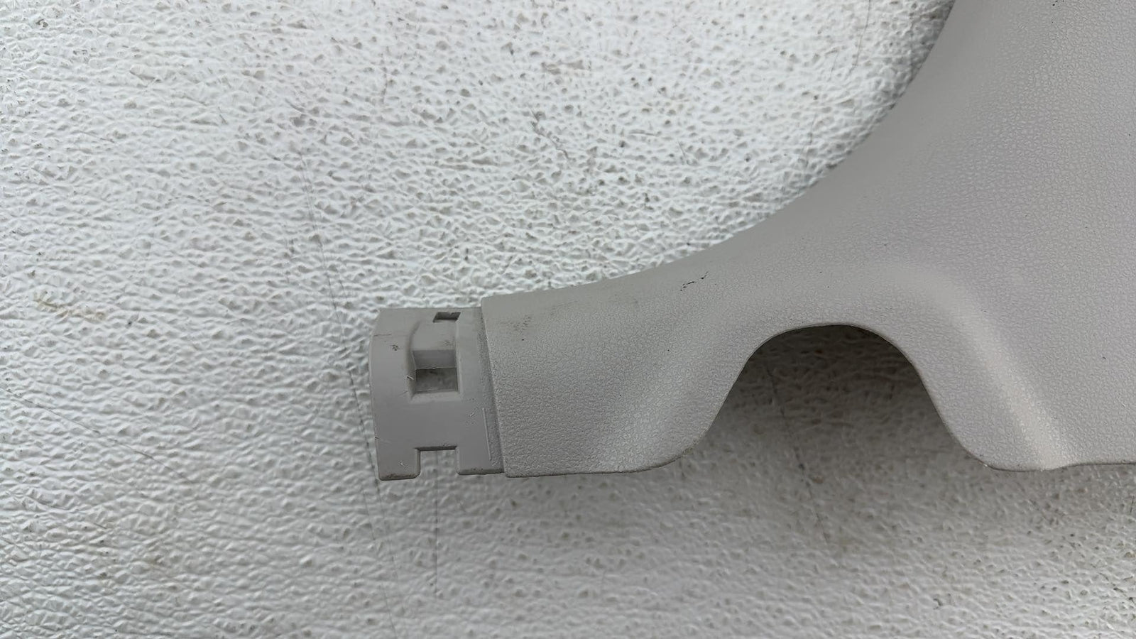 13-16 Nissan Versa Right Pass Side Center B Pillar Lower Cover Panel Trim Oem