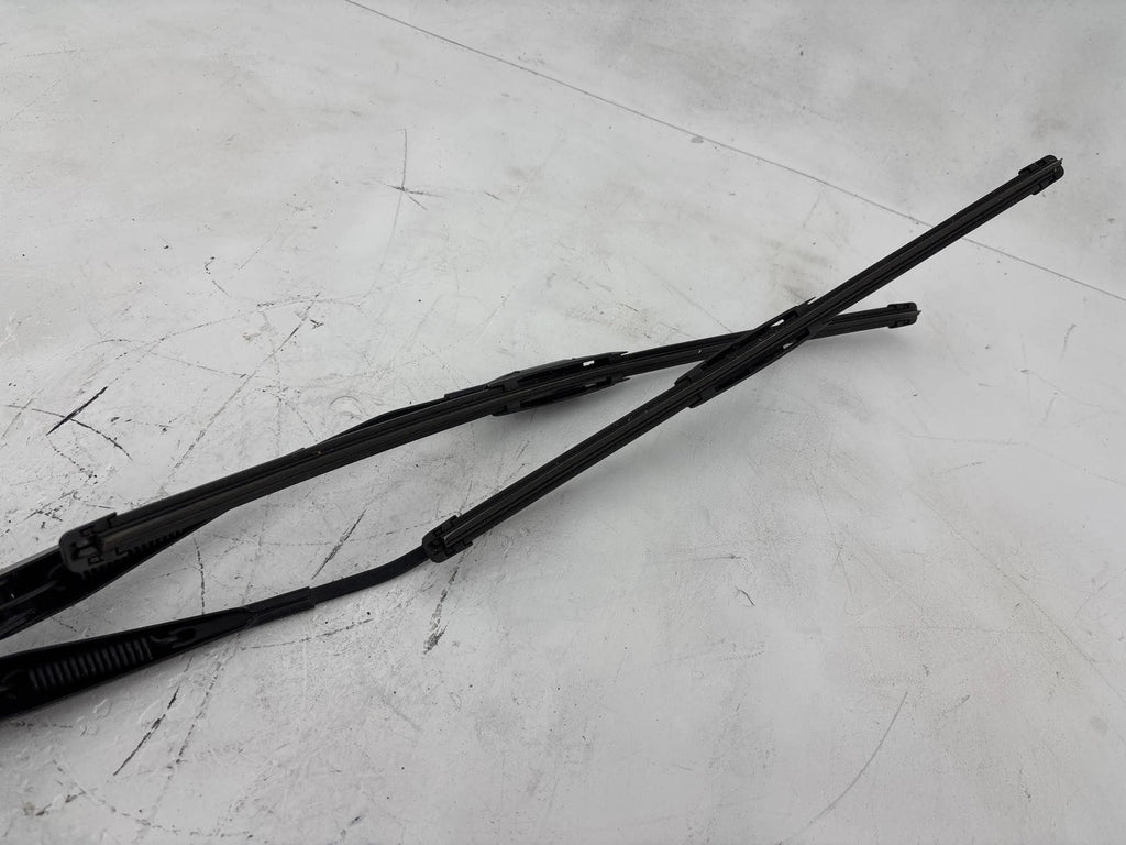10-13 Bmw 328 335 E90 E92 Front Left & Right Windshield Wiper Arms Set Oem