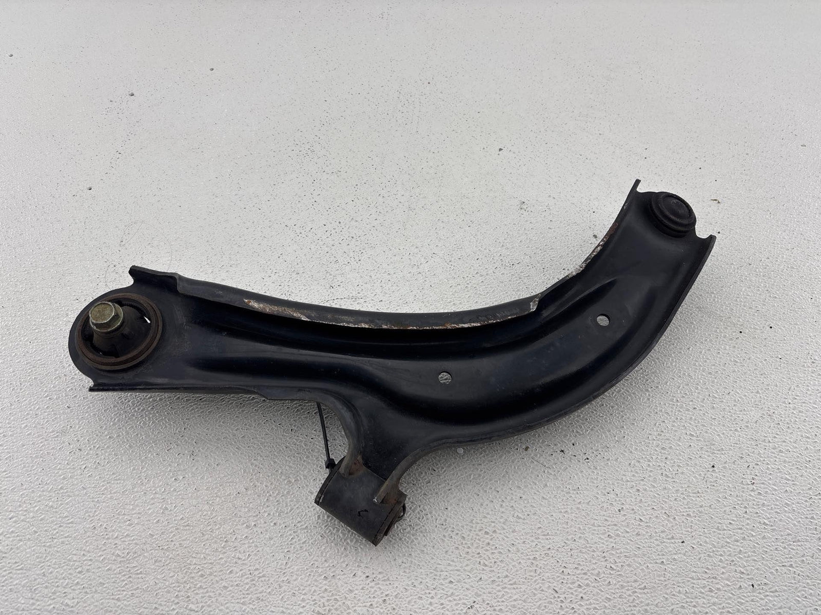 15-19 Nissan Sentra 1.8L Front Passenger Lower Control Arm 54500-9AM1B