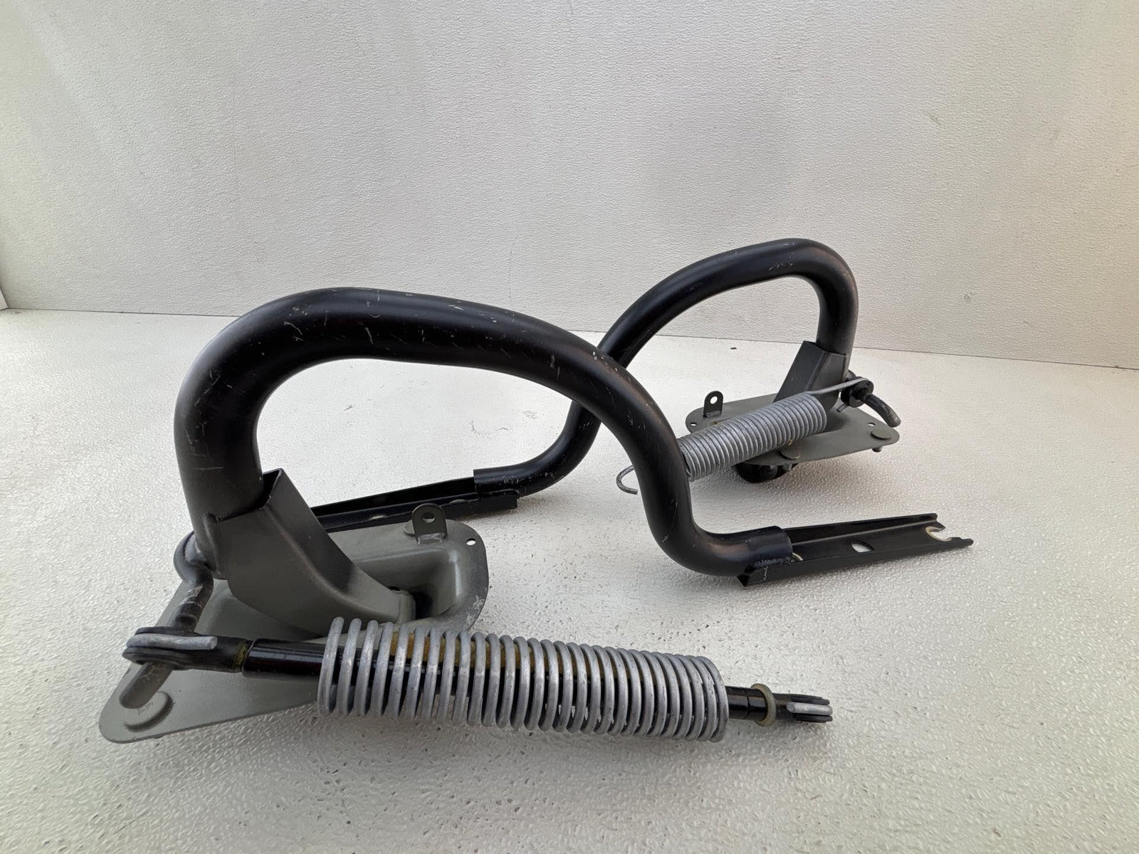 08-10 Bmw 535Xi Rear Trunk Lid Tailgate Hinge Left & Right 7111387/7111388 Oem.