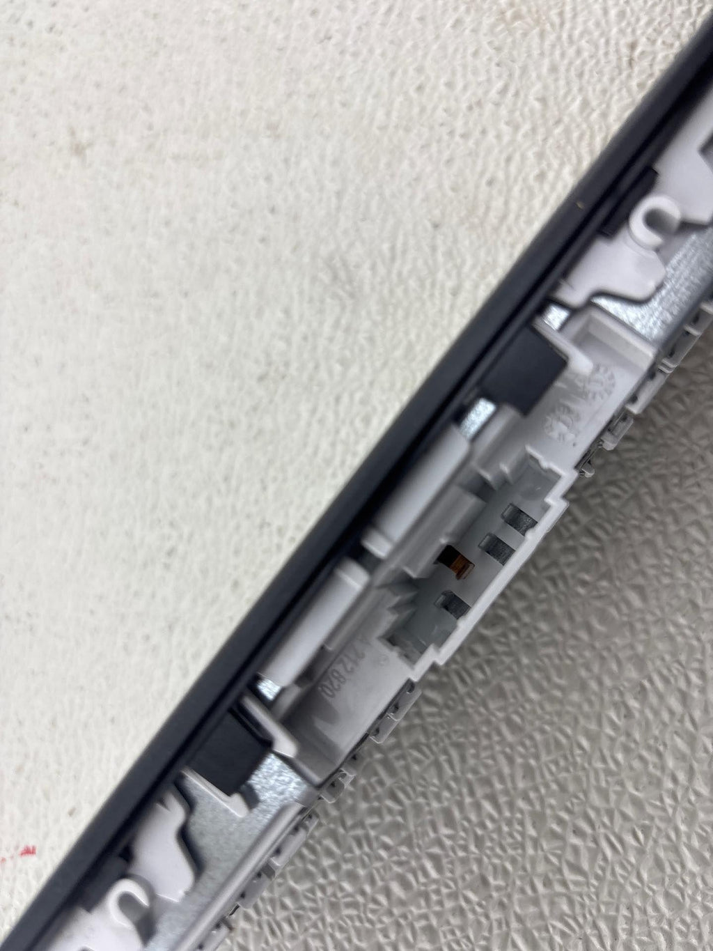 10-18 Mercedes W212 E350 Cls550 Rear Overhead Dome Light 2128205001 Oem